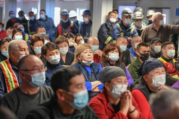 Работники «Кумтора» обсуждают вопрос остановки производства изображение публикации