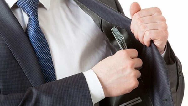 Сокращение чиновников — сэкономленные деньги потратят на повышение зарплаты оставшихся госслужащих изображение публикации