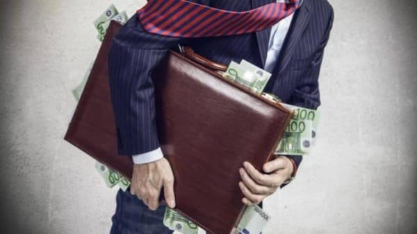 Иностранные инвесторы вывели из КР $548 млн за полгода — в основном в Канаду изображение публикации