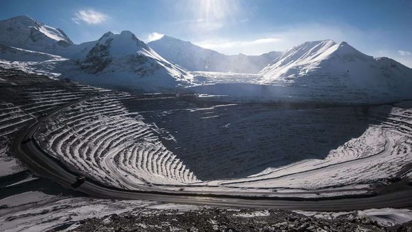 Отныне крупные месторождения будут разрабатываться государством, а доходы пойдут на нужды народа, — Акылбек Жапаров изображение публикации