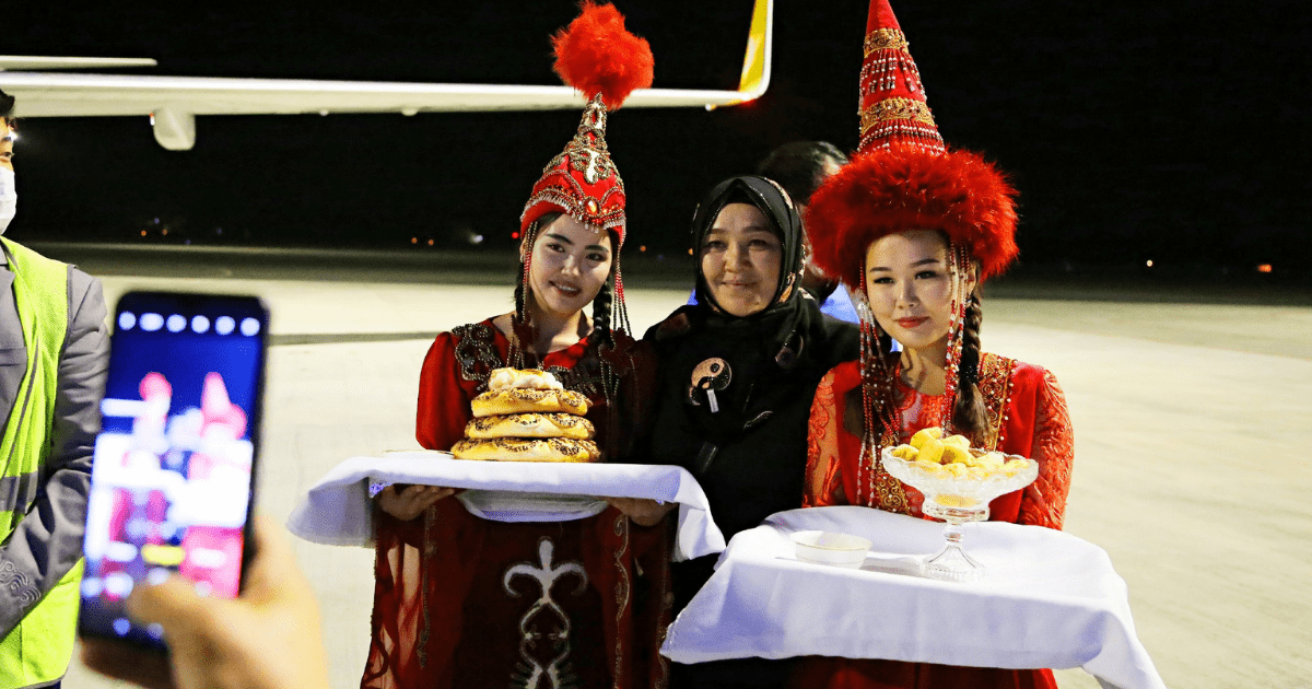 В Оше встретили первый за восемь лет рейс из Стамбула изображение публикации