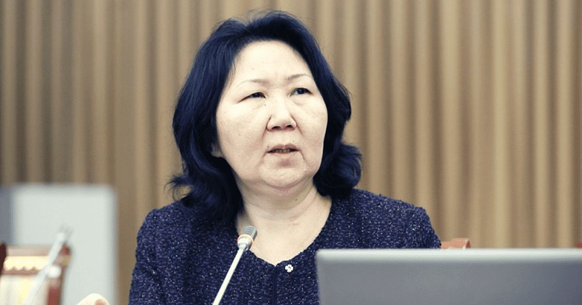 Как госбюджету Кыргызстана пережить консолидацию, сокращение доходов и другие угрозы? Интервью с Эльмирой Ибраимовой изображение публикации