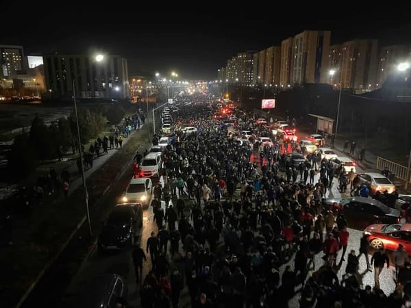 Кулов: Гастарбайтеров в Алматы действительно могли заставить идти на протесты изображение публикации