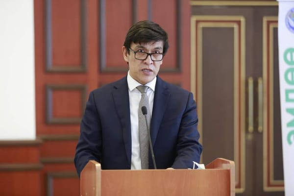 Байсалов сравнил Садыра Жапарова с Петром I: «Его видение опережает развитие страны» изображение публикации