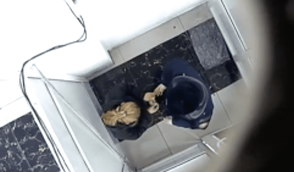 Таможенники аэропорта «Манас» систематически вымогали взятки с иностранцев (ВИДЕО) изображение публикации