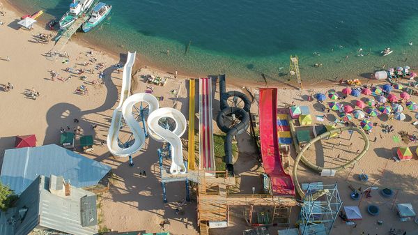 Депутат потребовал снести объекты, построенные в 30-40 метрах от Иссык-Куля изображение публикации