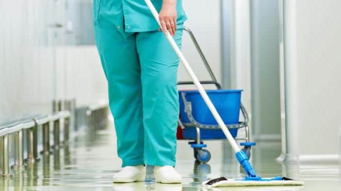 Врачам зарплату повысили, но санитаркам и охранникам отменили надбавку за стаж изображение публикации