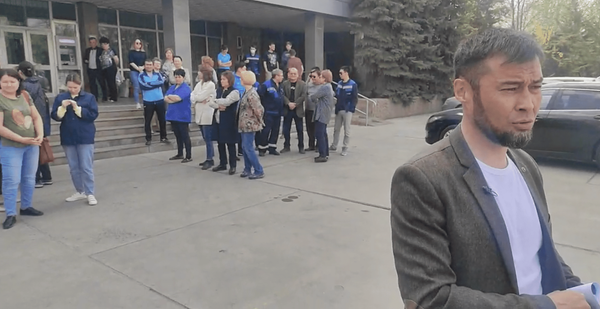 Сотрудники ТЭЦ вышли на митинг против открытия майнинг-фермы на территории теплоцентрали изображение публикации