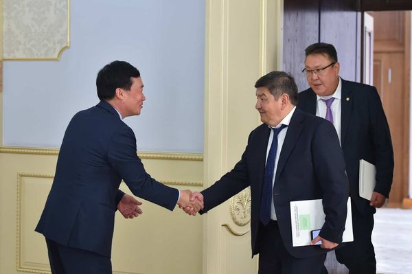 Акылбек Жапаров встретился с делегацией Korea Telecom — рассказал им о передаче Минцифры оператора связи и банка изображение публикации