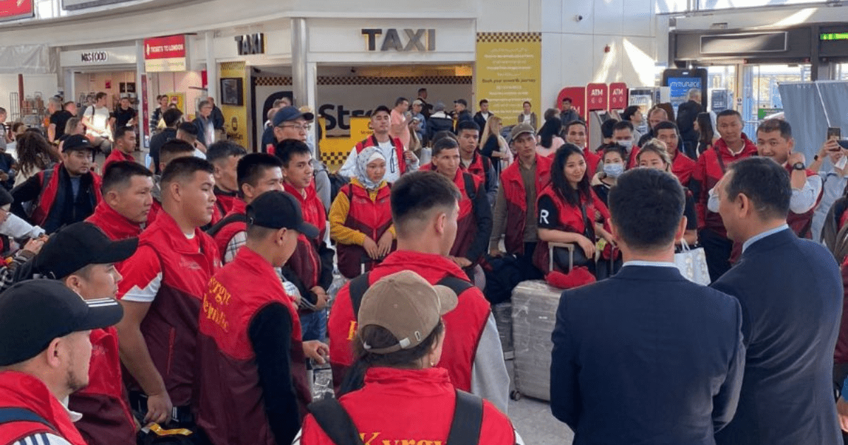 Более 800 тысяч кыргызстанцев находятся на заработках за границей – министр изображение публикации