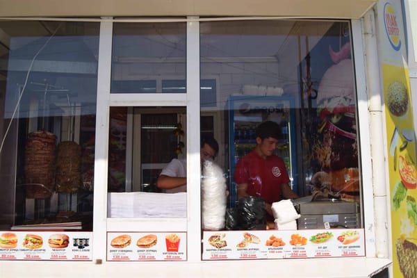 В Джалал-Абаде закрыли 35 точек фаст-фуда после отравлений изображение публикации