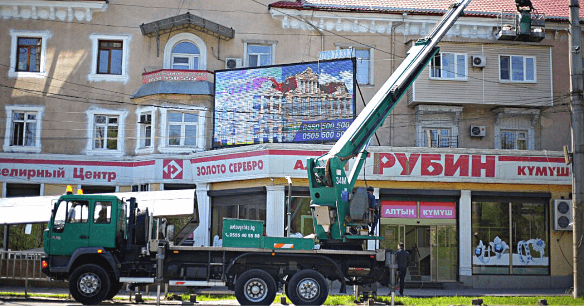 Названы компании, за счет которых отремонтированы фасады зданий на центральных улицах изображение публикации