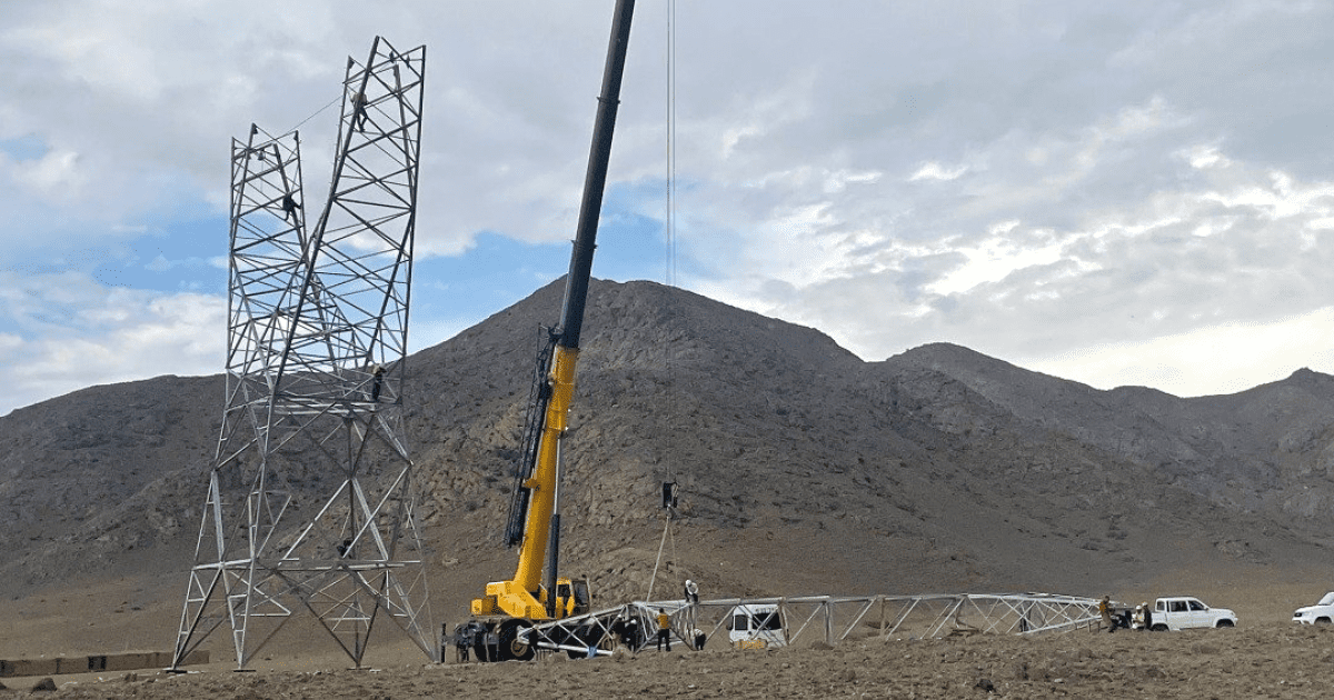 Монтаж опор для новой ЛЭП выполнен уже на 54% изображение публикации