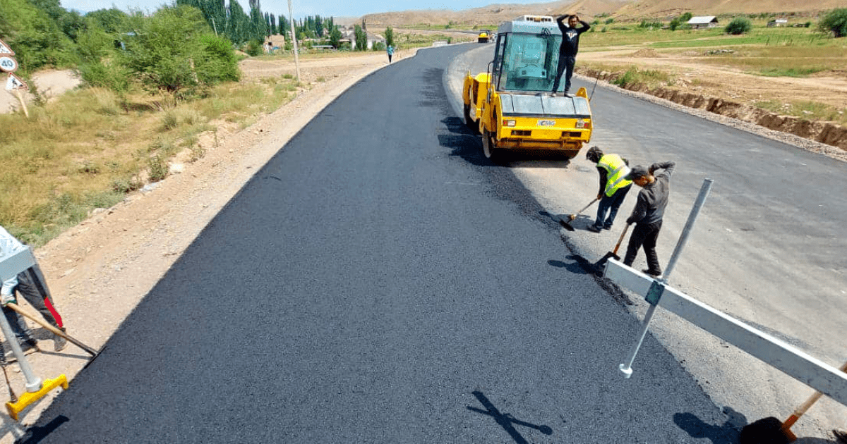 В этом году уложат 14 км асфальта по третьей фазе строительства дороги Север — Юг изображение публикации
