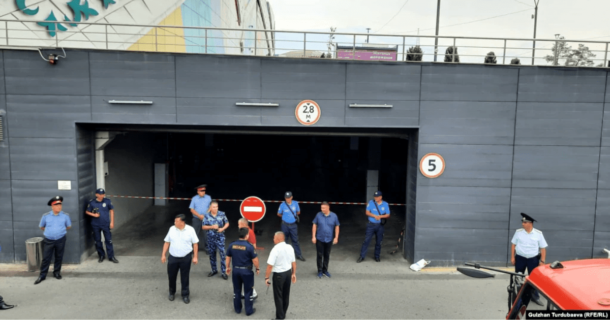 В ТЦ Asia Mall под машиной бизнесмена нашли гранату изображение публикации