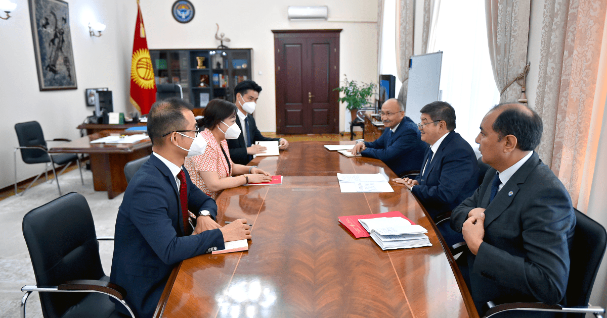 Акылбек Жапаров отметил существенный сдвиг в реализации проекта железной дороги «Китай — Кыргызстан — Узбекистан» изображение публикации