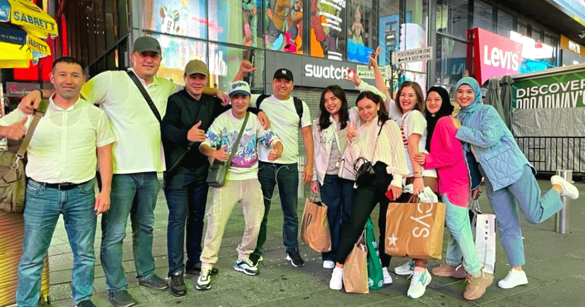 Помощник президента КР ответил на критику своего фото в Нью-Йорке изображение публикации