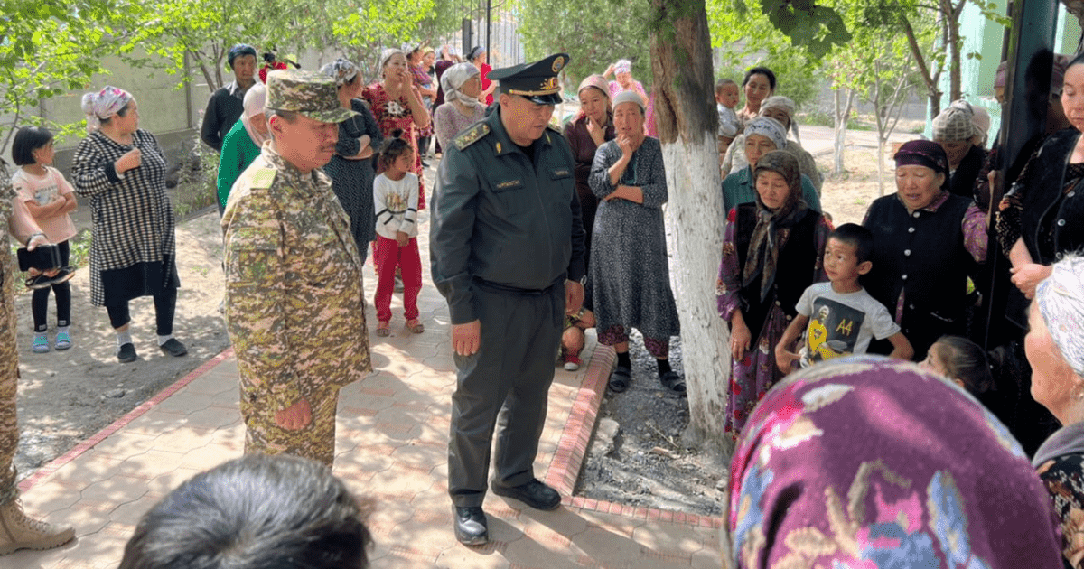 Ташиев встретился с покинувшими свои дома баткенцами изображение публикации