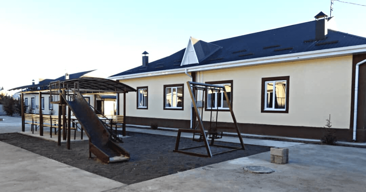 Для сотрудников ГКНБ построили жилой комплекс на 16 квартир — ФОТО изображение публикации