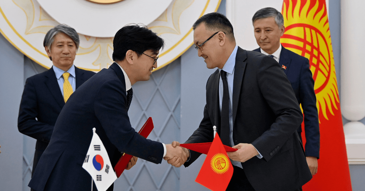 Южная Корея подарила Жогорку Кенешу сетевое оборудование на $200 тысяч изображение публикации