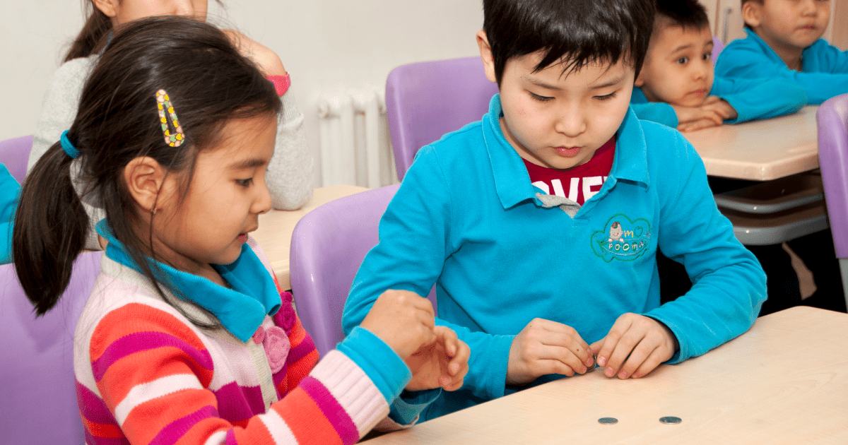 Более 6 тысяч школьников Кыргызстана обучили финансовой грамотности изображение публикации