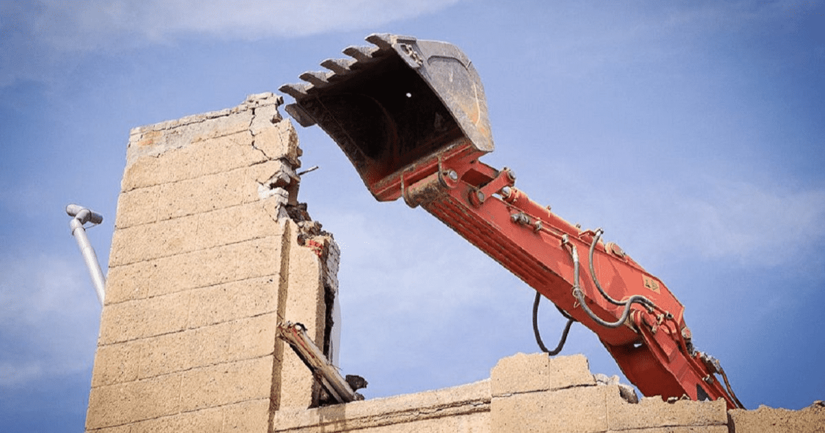 Под снос без суда — органам МСУ разрешат сносить бесхозные незаконные постройки изображение публикации