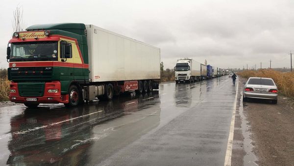 Грузовые авто пустят в обход Бишкека для снижения уровня смога изображение публикации