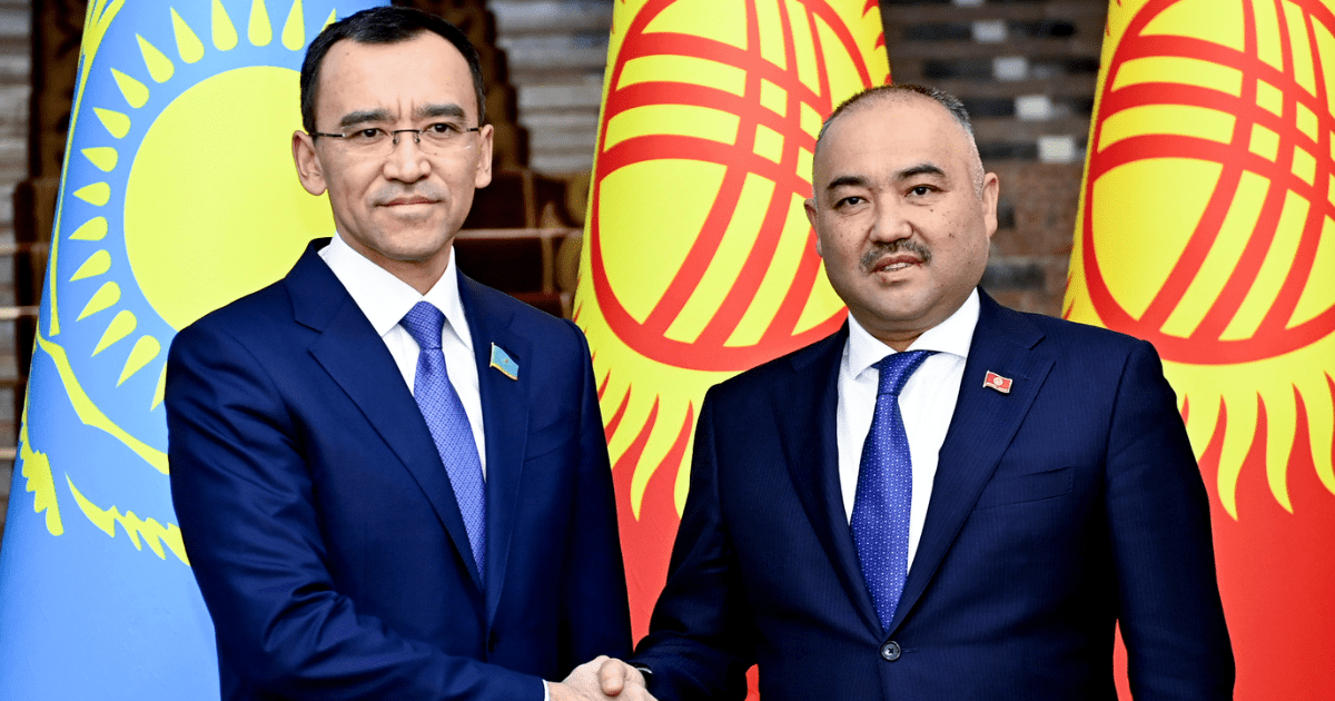 Проложить дорогу Чолпон-Ата — Алматы — главы парламентов КР и РК сверили планы и карты изображение публикации