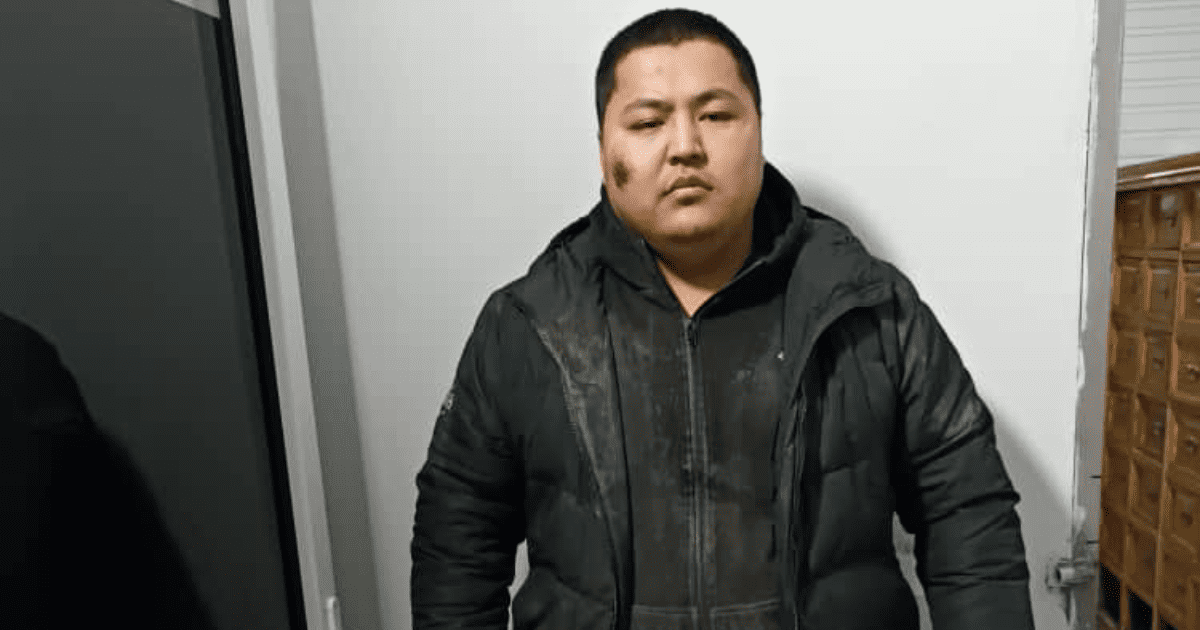 Бывший сотрудник прокуратуры брал взятки, вымогал деньги и прикрывался «связями» — его задержали изображение публикации