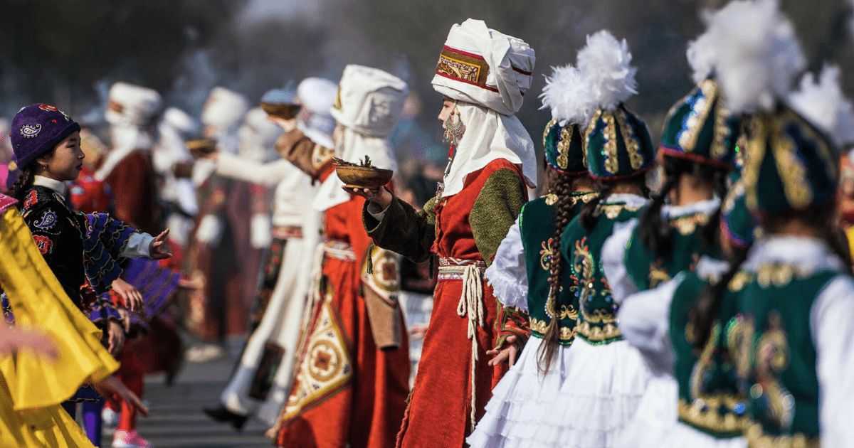 Минтруда предлагает узаконить майские каникулы — Но выходной 23 февраля отменят изображение публикации