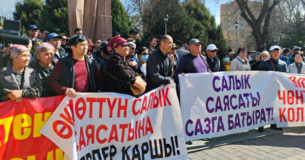 Налоговики Оша хотят, чтобы владельцы рынков выгоняли торговцев за участие в митингах изображение публикации