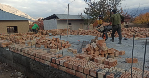 Строителям разрушенных домов в Баткенской области не выдают зарплату изображение публикации