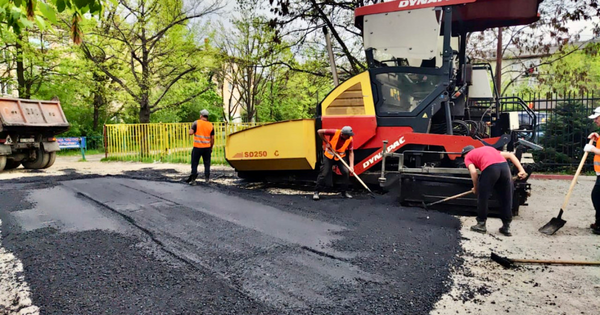 Где в Октябрьском районе ремонтируют тротуары и прокладывают ирригационые системы — список участков изображение публикации