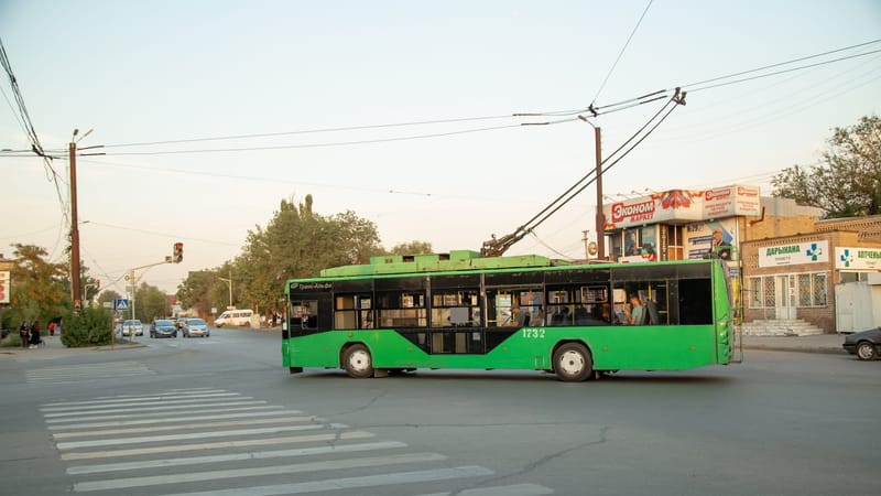Борьба за троллейбусы в Бишкеке – фракция БГК обратится в прокуратуру по факту демонтажа линий изображение публикации