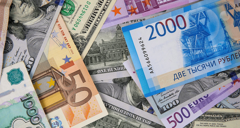 Евро укрепился, доллар и рубль подешевели — курс валют на Моссовете и в комбанках КР 4 июля изображение публикации