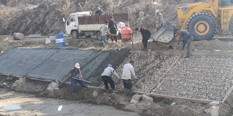 Строительство отстойника на канале Жырма в Тогуз-Торо для обеспечения фермеров поливной водой. Фото: Минсельхоз.