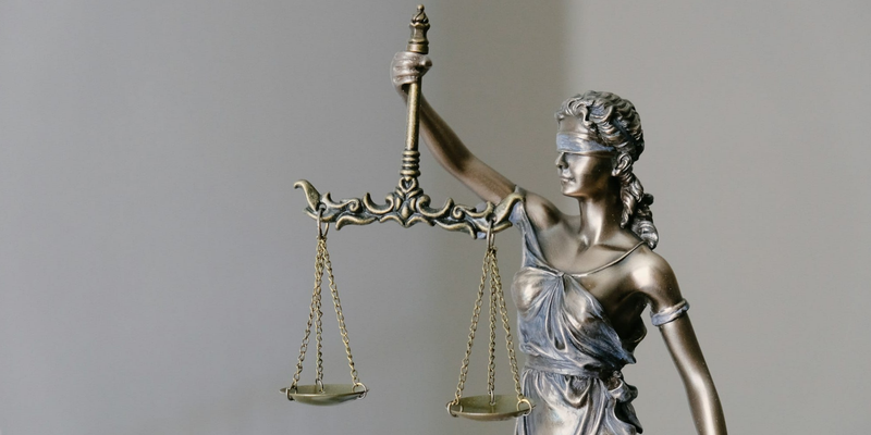 Кабмин КР уточнил порядок получения бесплатной юрпомощи для опекунов детей с инвалидностью изображение публикации