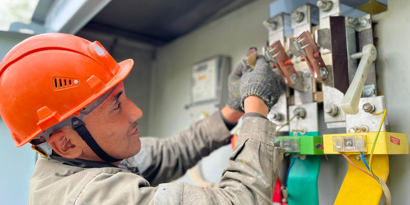 В Бишкеке дистанционно отключат свет 6 тысячам должников изображение публикации