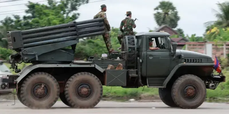 МИД КР призвал граждан избегать поездок в районы конфликта на границе Камбоджи и Таиланда изображение публикации