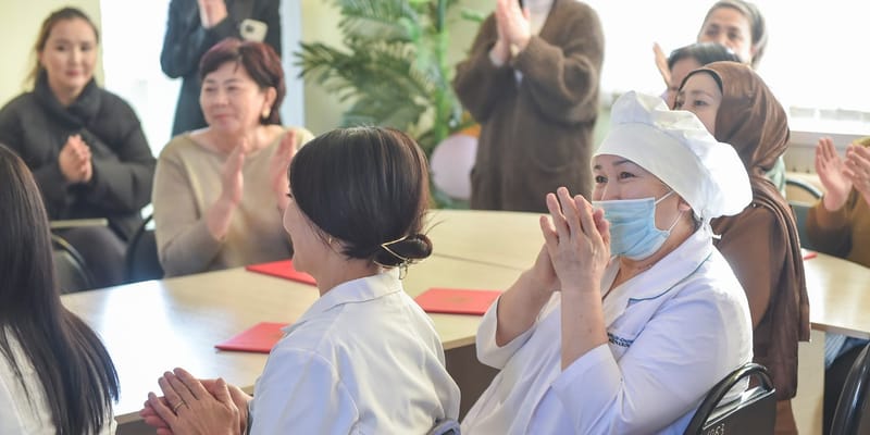 Врачам Кыргызстана предоставят 5 тысяч ипотечных квартир вне очереди