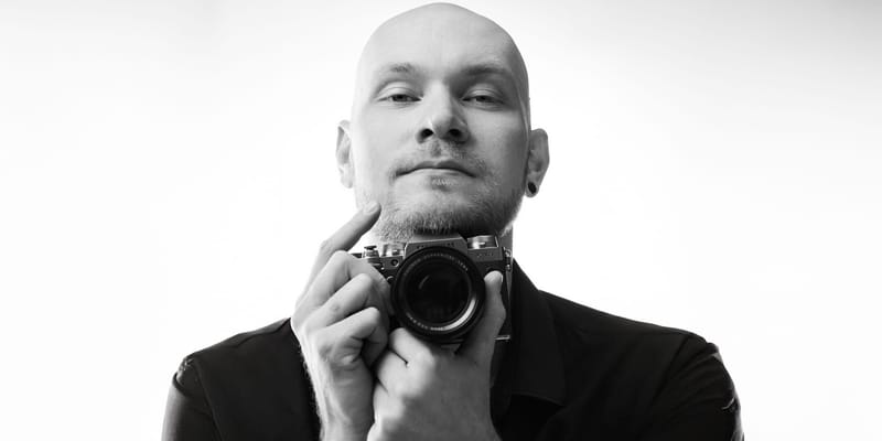 Как фотограф из Бишкека Виталий Белошапкин создал цифрового помощника для домашек по кыргызскому