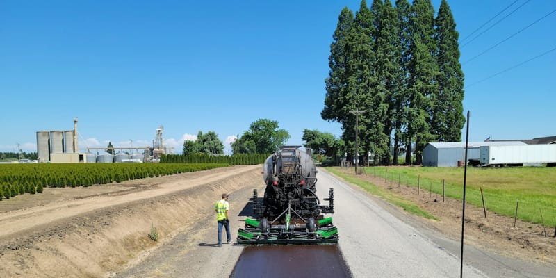 С 2021 года Минтранс увеличил объем асфальтирования дорог в 8 раз 