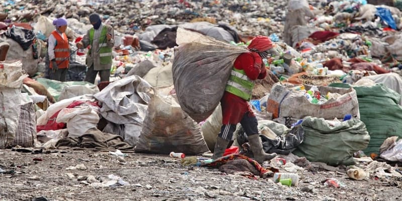 Отходы в доходы: сборщиков со свалки Бишкека трудоустроят официально изображение публикации