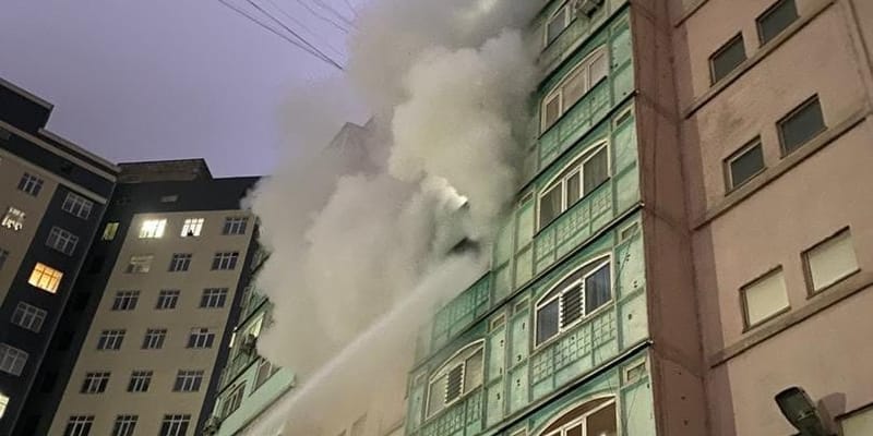 В Ленинском районе Бишкека при пожаре в многоэтажке эвакуировали 20 человек изображение публикации