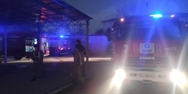 В результате пожара в доме престарелых в Бишкеке погибли два человека
