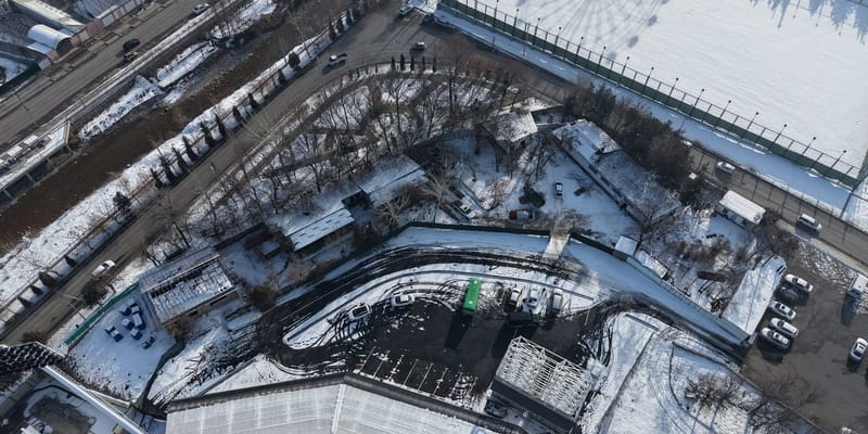 В Оше начали освобождать участок у стадиона, возвращенный городу