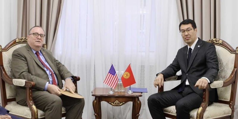 Бишкек против «визовых барьеров»: МИД обсудил с послом США новые правила въезда изображение публикации
