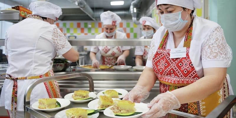 Школы в четыре этажа и столовые в подвалах: кабмин КР изменил строительные и санитарные нормы изображение публикации