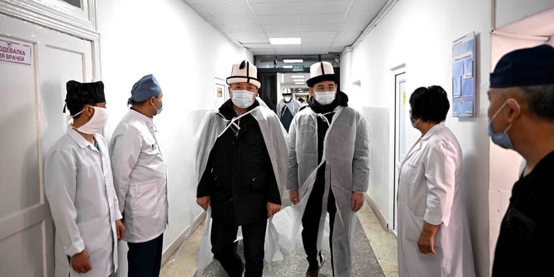 Медицинский хаб за $150 млн и аварийные здания XIX века: итоги визита главы кабмина на Иссык-Куль изображение публикации