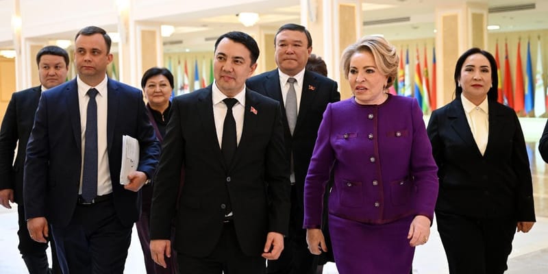 Встреча спикера ЖК КР Марлена Маматалиева с Вячеславом Володиным и Валентиной Матвиенко в Москве, март 2026 года.